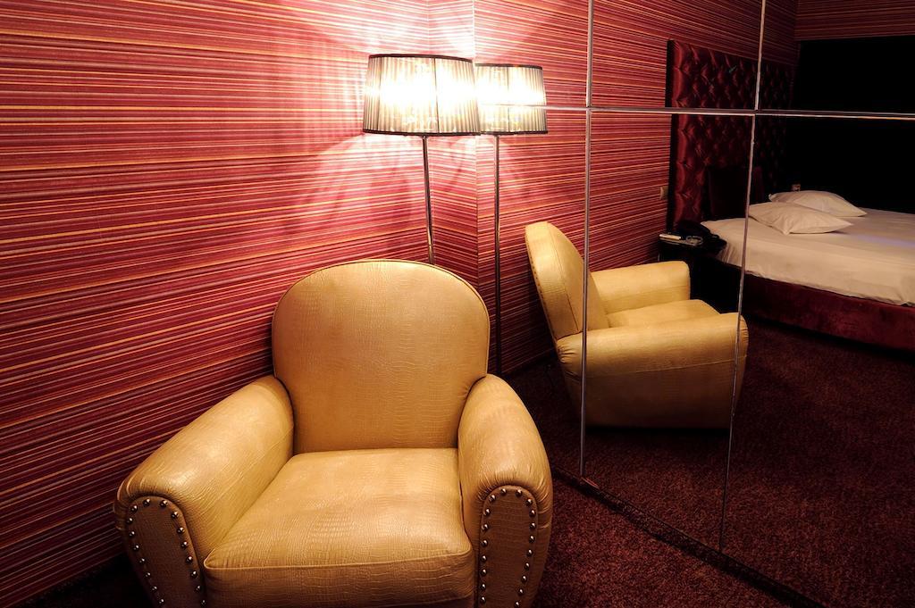 אתונה The Crystal Blue Hotel מראה חיצוני תמונה